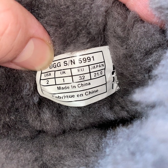 Ugg boots girls size 2 side button used grey leather - Picture 8 of 9